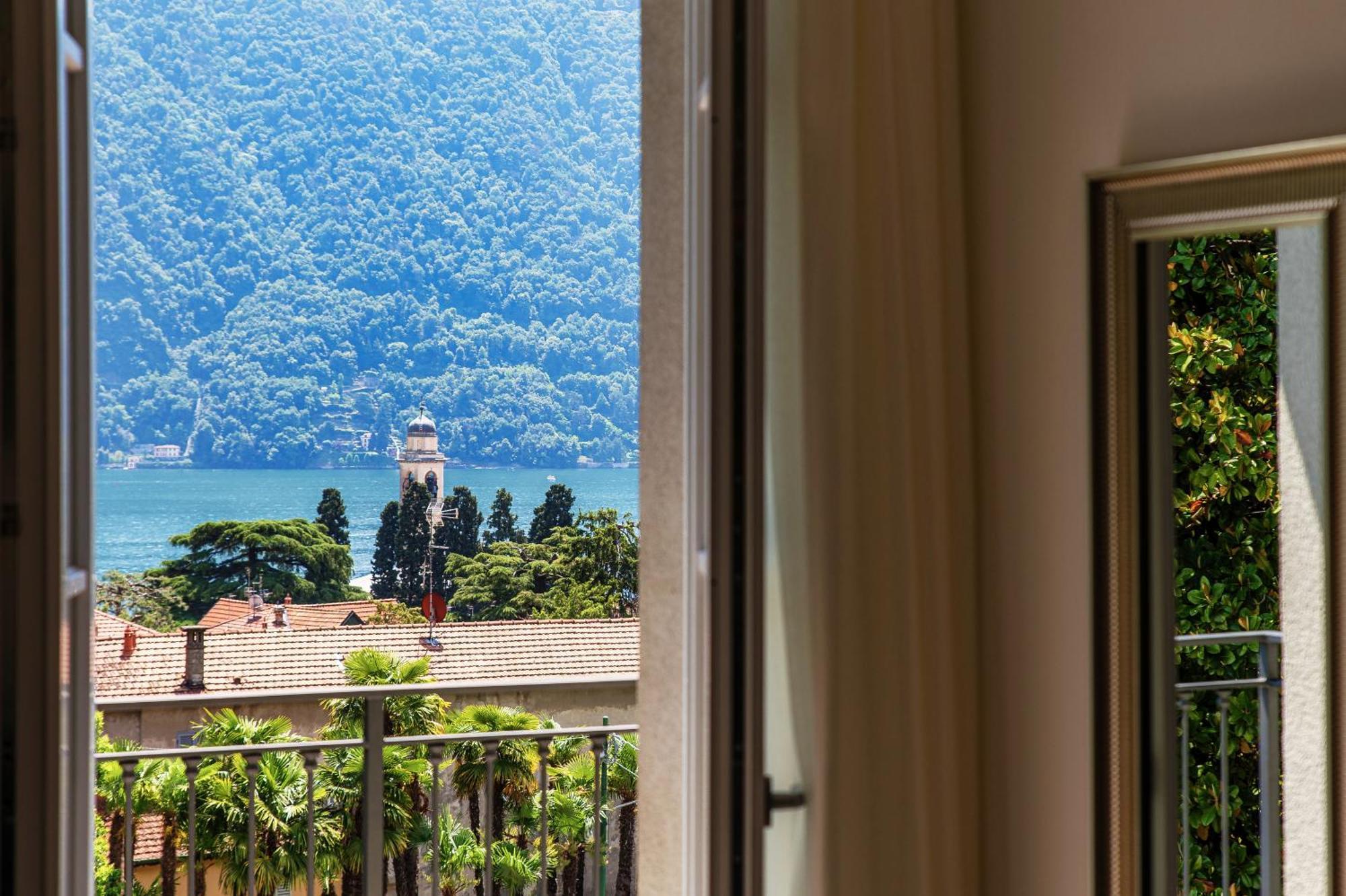 Hotel Ristorante La Vignetta เชอร์นอบบิโอ ภายนอก รูปภาพ