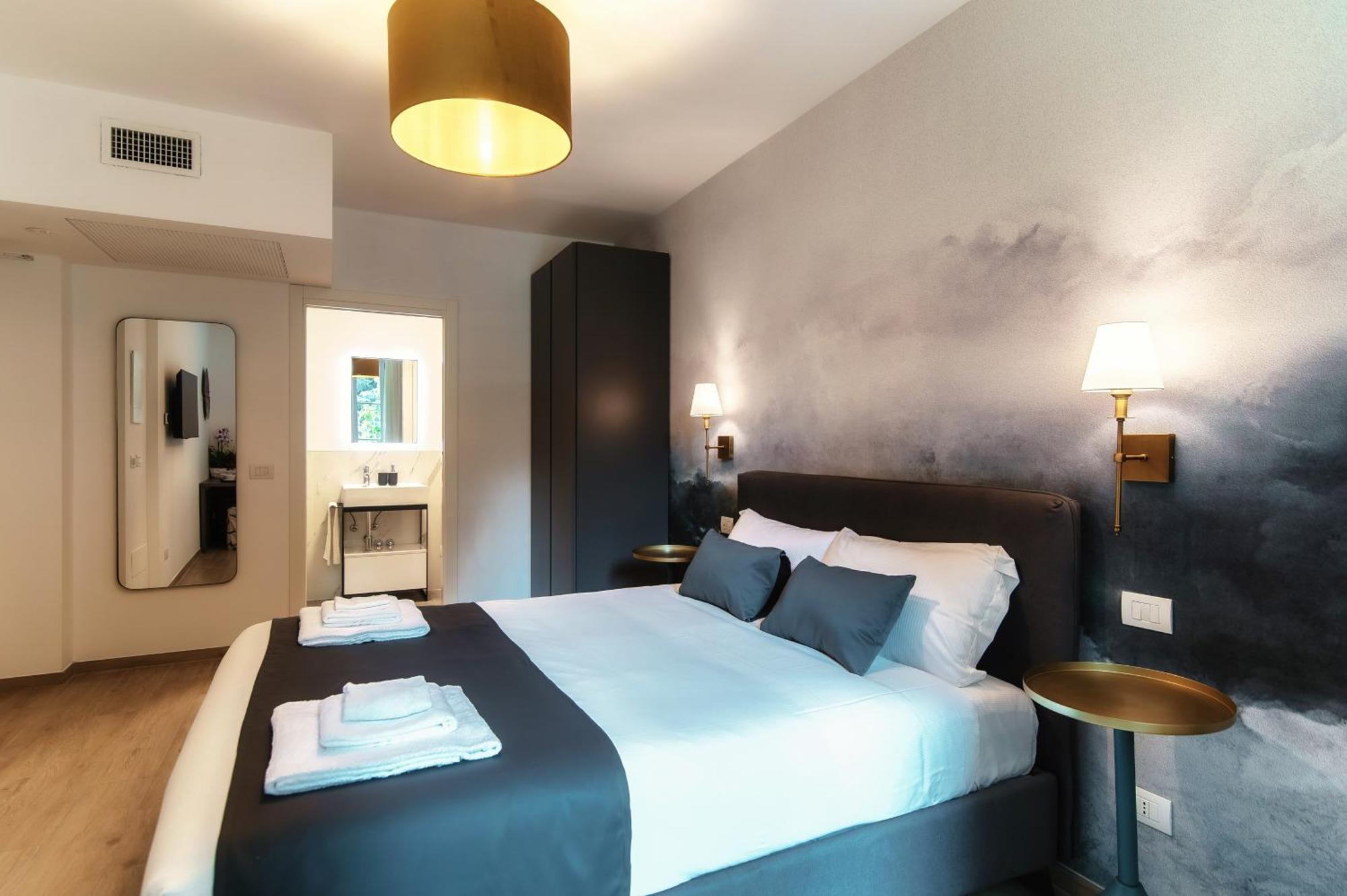 Hotel Ristorante La Vignetta เชอร์นอบบิโอ ภายนอก รูปภาพ