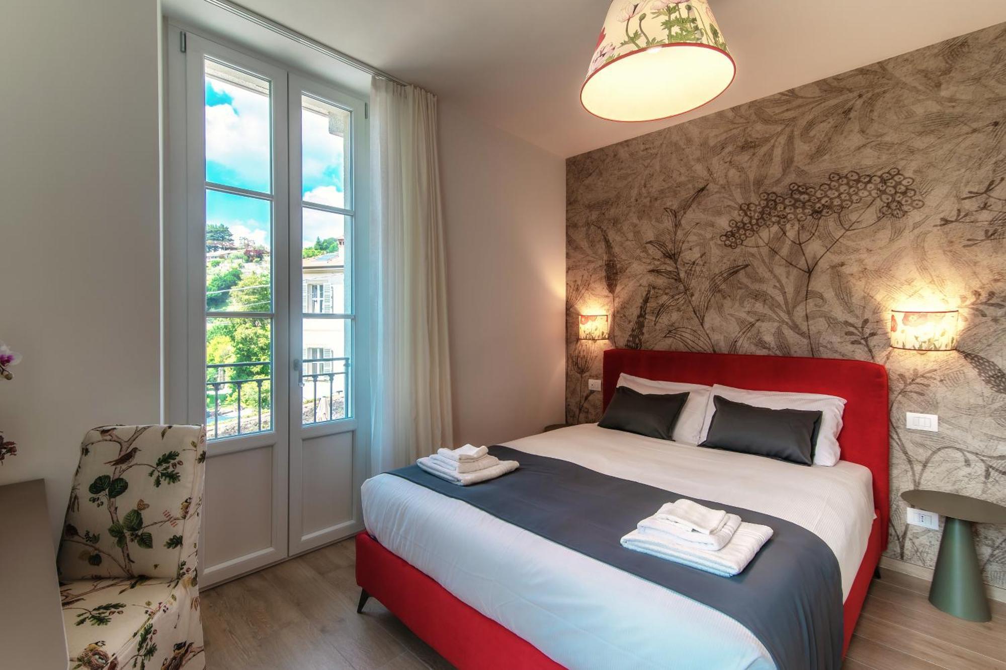 Hotel Ristorante La Vignetta เชอร์นอบบิโอ ภายนอก รูปภาพ