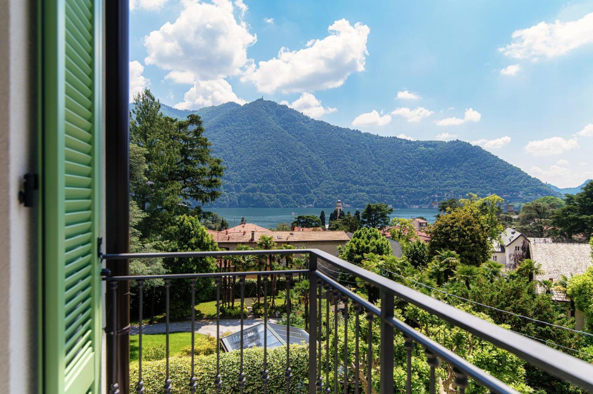 Hotel Ristorante La Vignetta เชอร์นอบบิโอ ภายนอก รูปภาพ