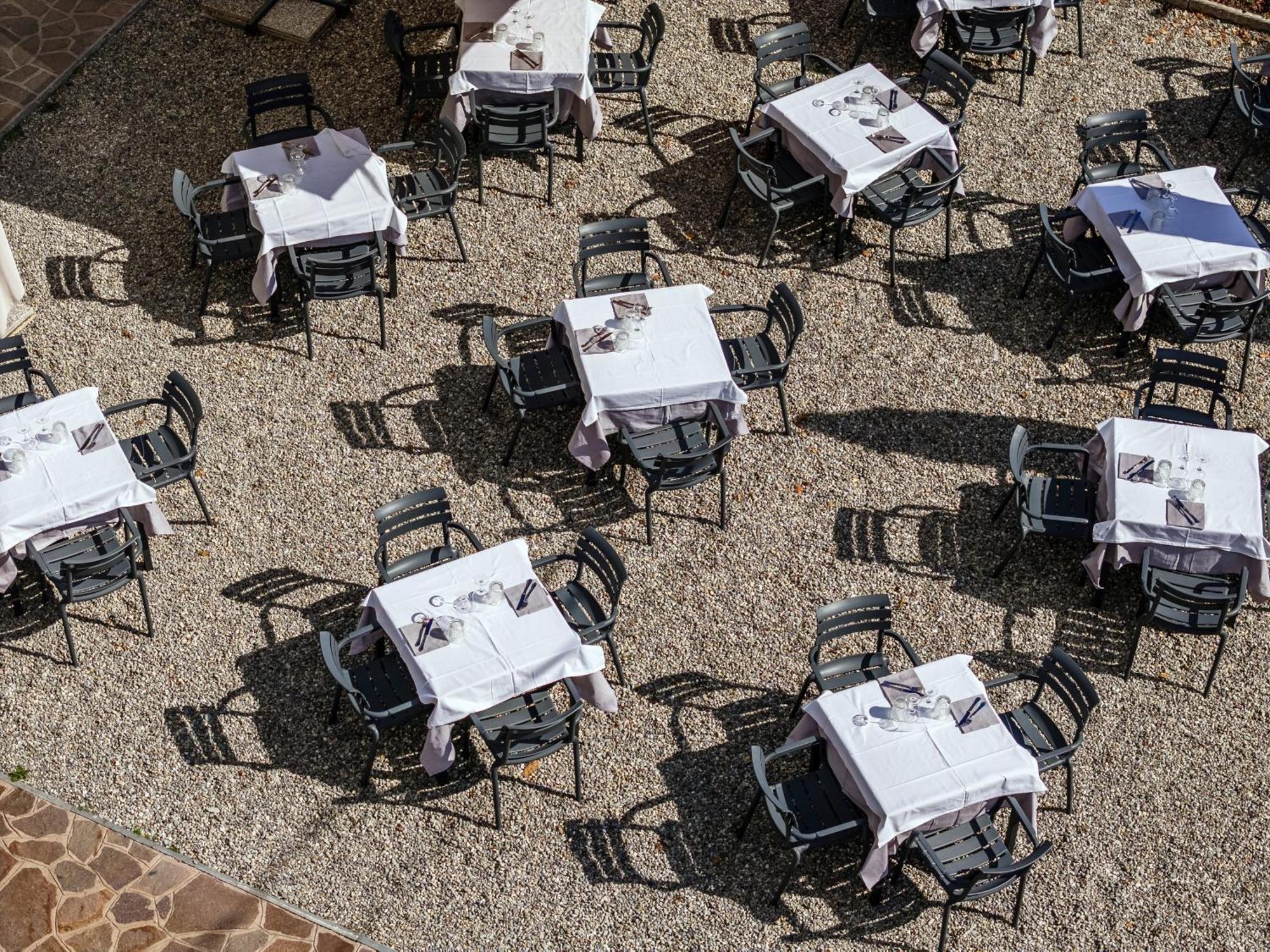 Hotel Ristorante La Vignetta เชอร์นอบบิโอ ภายนอก รูปภาพ