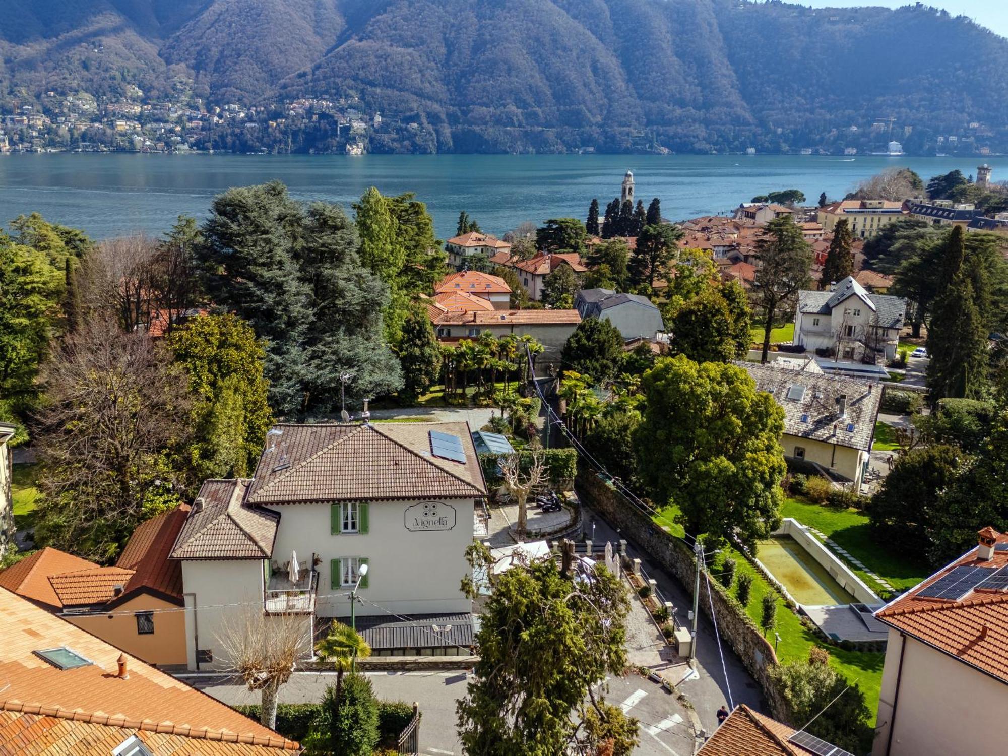 Hotel Ristorante La Vignetta เชอร์นอบบิโอ ภายนอก รูปภาพ